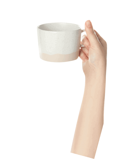 hands holding coffee mugs